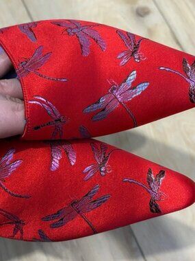 Mandarina Red Silk Blend Mules with an Embroidered Dragonfly Pattern